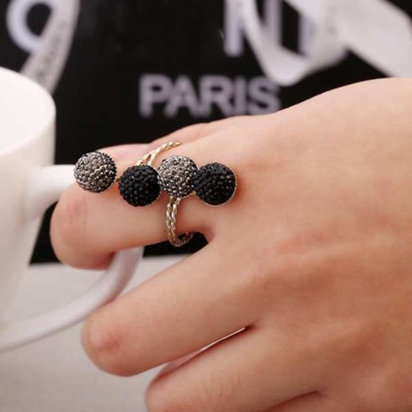 Spiral Design Ring with Rhinestone size 6.5 metal - Picture 4 of 4